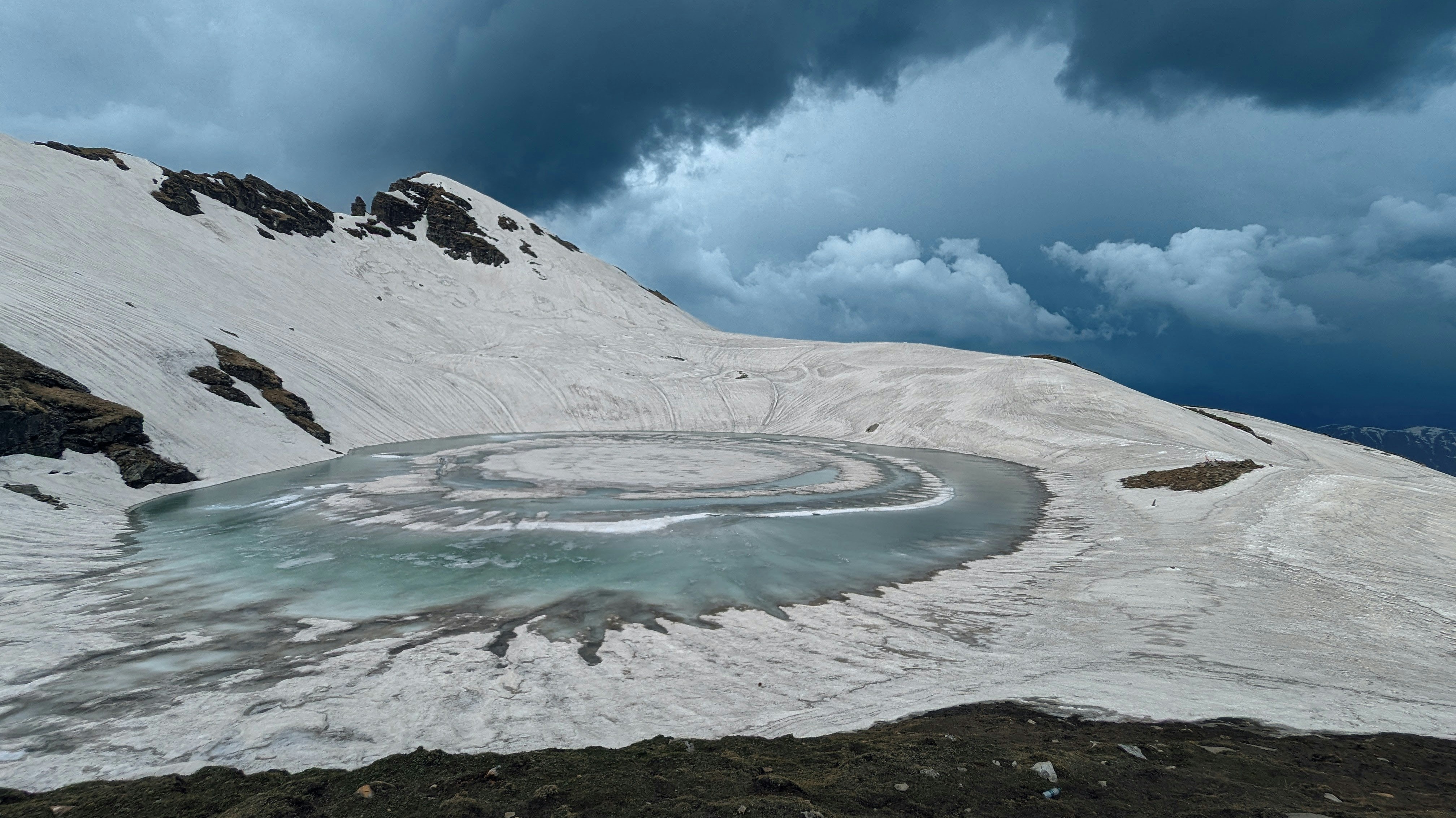 Bhrigu Lake